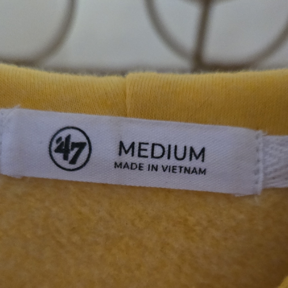 47 Brand Ladies Yellow and Purple Lakers Hoodie - Picture 2 of 3